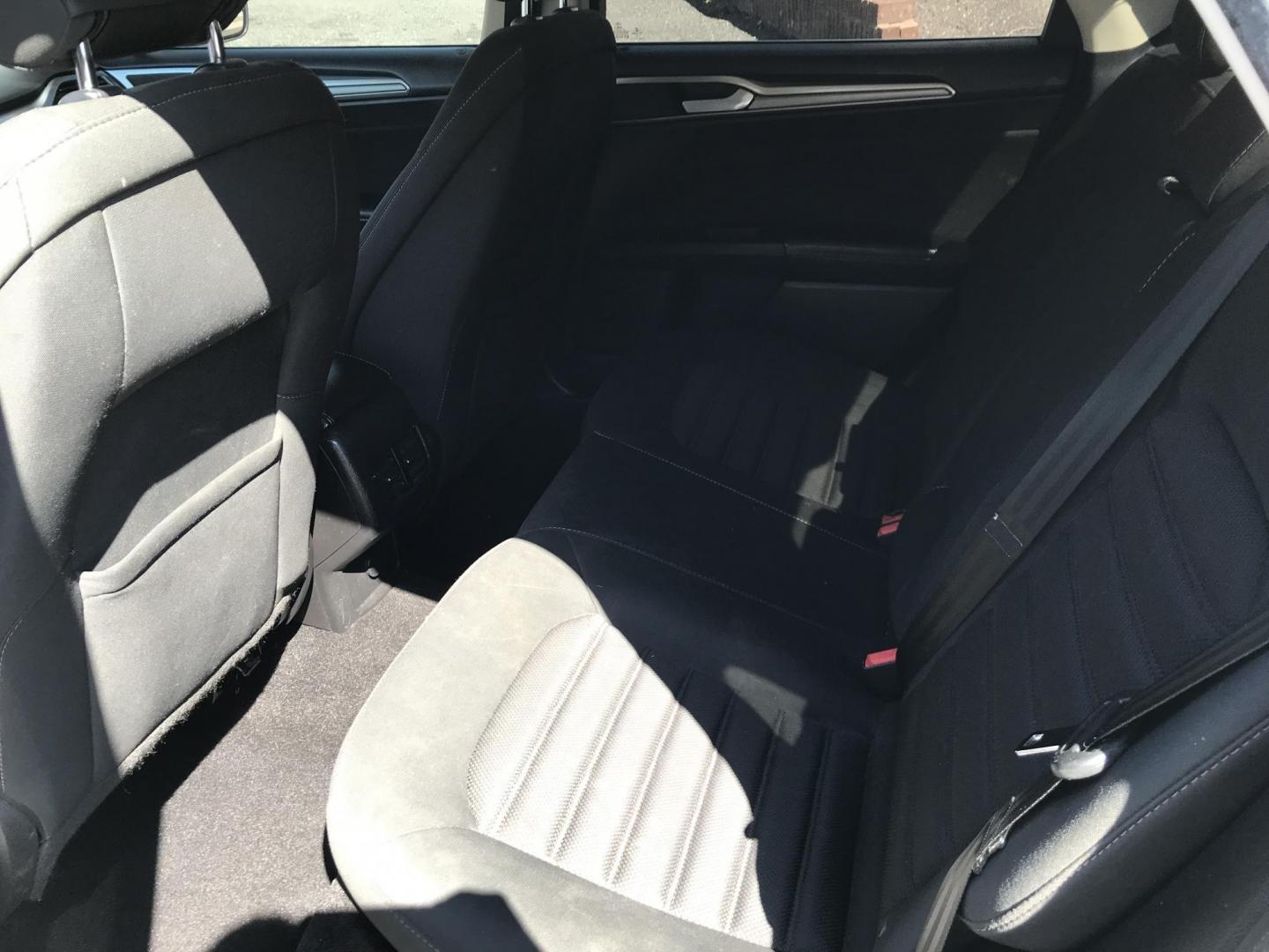 2017 Silver /Gray Ford Fusion SE (3FA6P0H75HR) with an 2.5L L4 DOHC 16V engine, 6A transmission, located at 577 Chester Pike, Prospect Park, PA, 19076, (610) 237-1015, 39.886154, -75.302338 - 2017 Ford Fusion SE: Backup camera, new PA inspection, great on gas, runs LIKE NEW! This vehicle comes inspected and has been given a bumper to bumper safety check. It is very clean, reliable, and well maintained. We offer a unique pay plan that is known for being the easiest and fastest financin - Photo#15