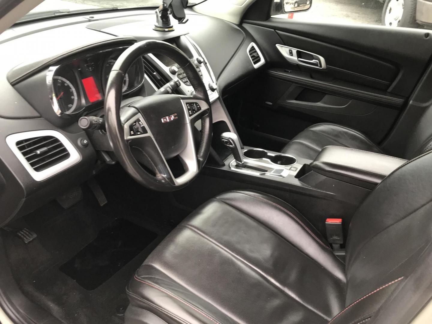 2013 Gold /Black GMC Terrain SLT1 (2GKALUEKXD6) with an 2.4L L4 DOHC 16V FFV engine, 6-Speed Automatic transmission, located at 577 Chester Pike, Prospect Park, PA, 19076, (610) 237-1015, 39.886154, -75.302338 - 2013 GMC Terrain SLT: Only 116k miles, backup camera, new PA inspection, great on gas, SUPER CLEAN, runs LIKE NEW! This vehicle comes inspected and has been given a bumper to bumper safety check. It is very clean, reliable, and well maintained. We offer a unique pay plan that is known for being t - Photo#7