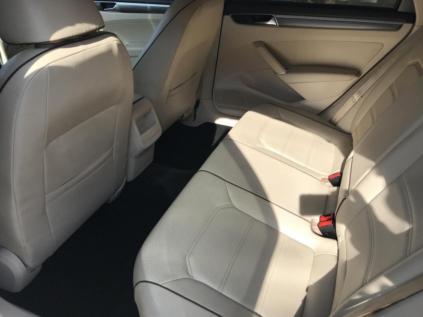 2017 White /Tan Volkswagen Passat R-Line (1VWDT7A34HC) with an 1.8L L4 Gas engine, 6A transmission, located at 577 Chester Pike, Prospect Park, PA, 19076, (610) 237-1015, 39.886154, -75.302338 - 2017 Volkswagen Passat: Screen radio w/ backup camera, great on gas, new PA inspection, SUPER CLEAN, runs LIKE NEW! This vehicle comes inspected and has been given a bumper to bumper safety check. It is very clean, reliable, and well maintained. We offer a unique pay plan that is known for being - Photo#16