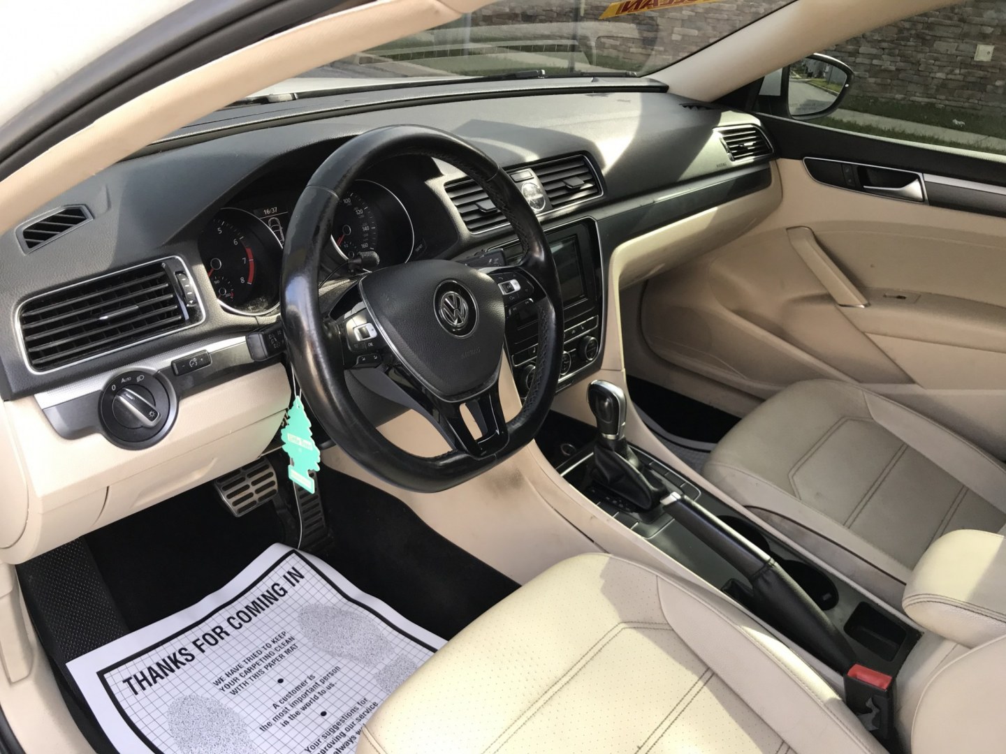 2017 White /Tan Volkswagen Passat R-Line (1VWDT7A34HC) with an 1.8L L4 Gas engine, 6A transmission, located at 577 Chester Pike, Prospect Park, PA, 19076, (610) 237-1015, 39.886154, -75.302338 - 2017 Volkswagen Passat: Screen radio w/ backup camera, great on gas, new PA inspection, SUPER CLEAN, runs LIKE NEW! This vehicle comes inspected and has been given a bumper to bumper safety check. It is very clean, reliable, and well maintained. We offer a unique pay plan that is known for being- Photo#9