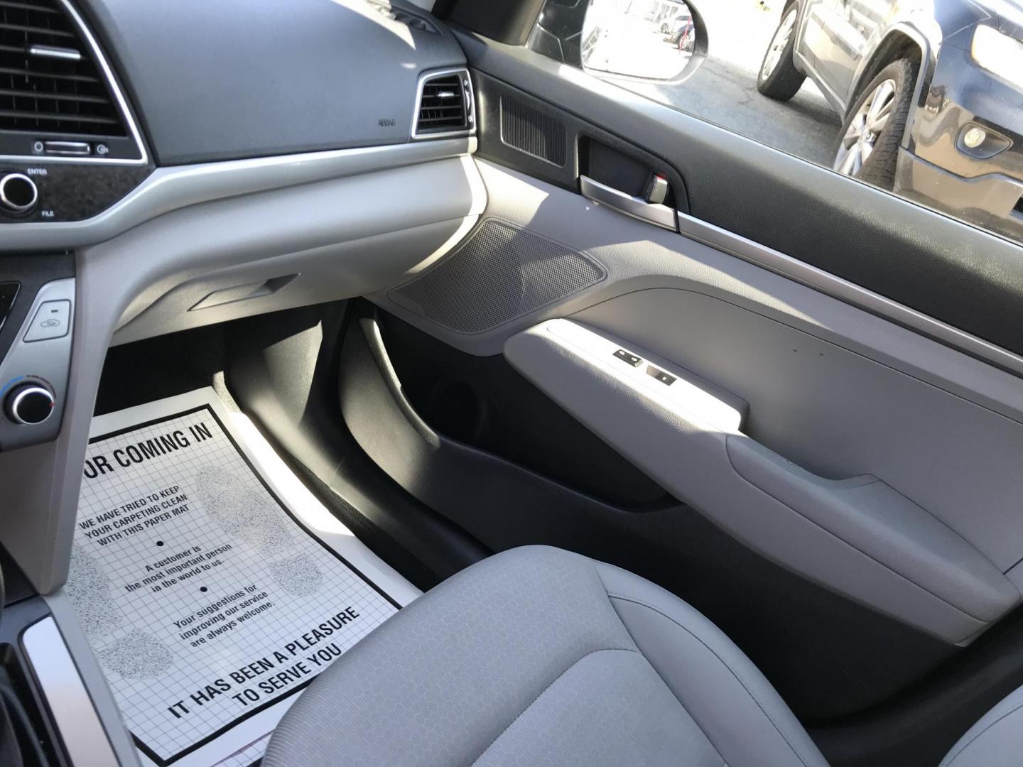 2017 Black /Gray Hyundai Elantra SE 6AT (KMHD74LF6HU) with an 1.8L L4 DOHC 16V engine, 6A transmission, located at 577 Chester Pike, Prospect Park, PA, 19076, (610) 237-1015, 39.886154, -75.302338 - 2017 Hyundai Elantra: Only 95k miles, great on gas, new PA inspection, SUPER CLEAN, runs LIKE NEW! This vehicle comes inspected and has been given a bumper to bumper safety check. It is very clean, reliable, and well maintained. We offer a unique pay plan that is known for being the easiest and f - Photo#14