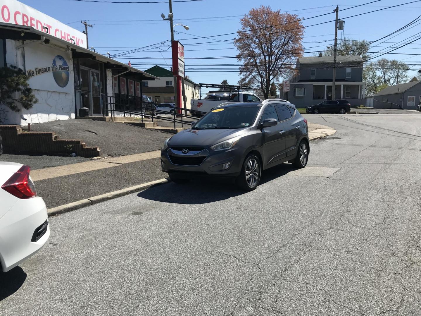 2015 Gray /Black Hyundai Tucson GLS AWD (KM8JUCAG7FU) with an 2.4L L4 DOHC 16V engine, 6-Speed Automatic transmission, located at 577 Chester Pike, Prospect Park, PA, 19076, (610) 237-1015, 39.886154, -75.302338 - 2017 Hyundai Tucson GLS AWD: Dual sunroofs, navigation system, backup camera, AWD, new PA inspection, SUPER CLEAN, runs LIKE NEW! This vehicle comes inspected and has been given a bumper to bumper safety check. It is very clean, reliable, and well maintained. We offer a unique pay plan that is kn - Photo#1