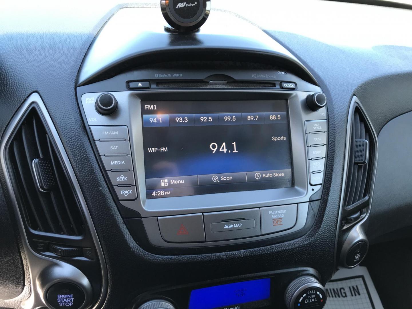 2015 Gray /Black Hyundai Tucson GLS AWD (KM8JUCAG7FU) with an 2.4L L4 DOHC 16V engine, 6-Speed Automatic transmission, located at 577 Chester Pike, Prospect Park, PA, 19076, (610) 237-1015, 39.886154, -75.302338 - 2017 Hyundai Tucson GLS AWD: Dual sunroofs, navigation system, backup camera, AWD, new PA inspection, SUPER CLEAN, runs LIKE NEW! This vehicle comes inspected and has been given a bumper to bumper safety check. It is very clean, reliable, and well maintained. We offer a unique pay plan that is kn - Photo#12