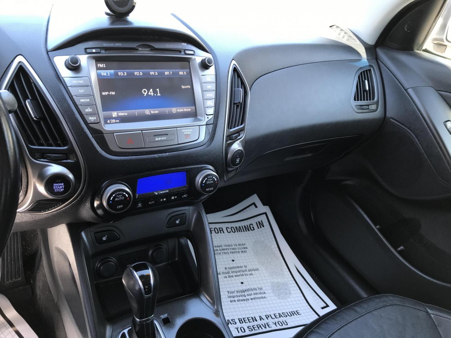 2015 Gray /Black Hyundai Tucson GLS AWD (KM8JUCAG7FU) with an 2.4L L4 DOHC 16V engine, 6-Speed Automatic transmission, located at 577 Chester Pike, Prospect Park, PA, 19076, (610) 237-1015, 39.886154, -75.302338 - 2017 Hyundai Tucson GLS AWD: Dual sunroofs, navigation system, backup camera, AWD, new PA inspection, SUPER CLEAN, runs LIKE NEW! This vehicle comes inspected and has been given a bumper to bumper safety check. It is very clean, reliable, and well maintained. We offer a unique pay plan that is kn - Photo#11