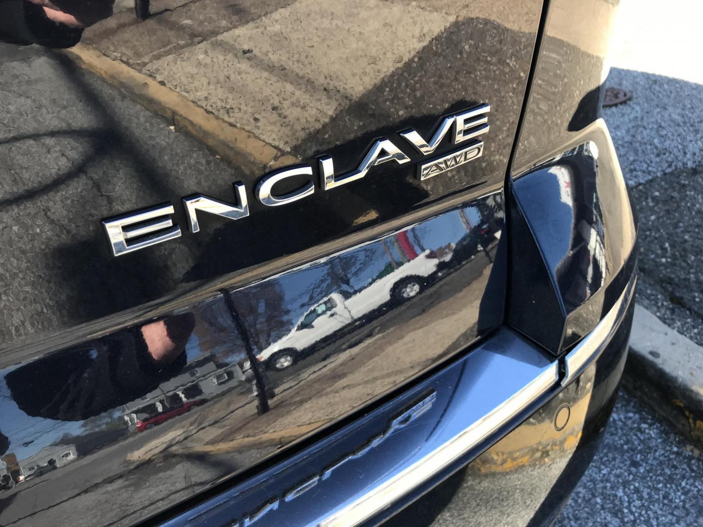 2017 Blue /Black Buick Enclave Leather AWD (5GAKVBKD4HJ) with an 3.6L V6 DOHC 24V engine, 6A transmission, located at 577 Chester Pike, Prospect Park, PA, 19076, (610) 237-1015, 39.886154, -75.302338 - Photo#6