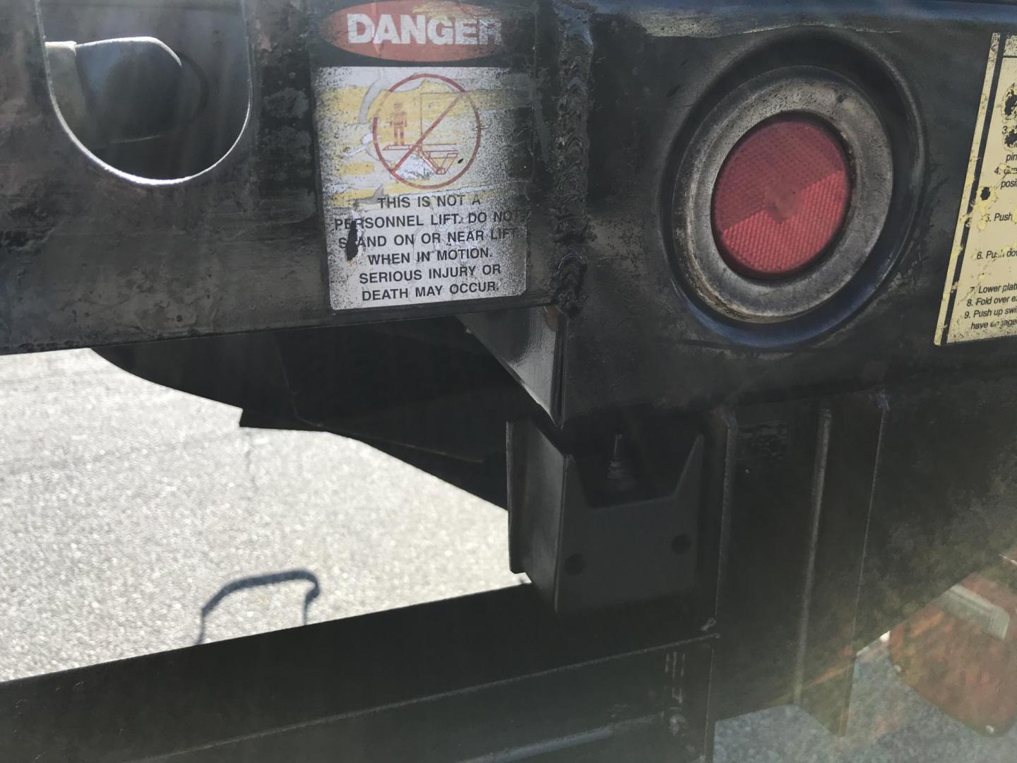 2011 White /Gray Ford F-450 SD Regular Cab DRW 2WD (1FDUF4GY7BE) with an 6.8L V10 SOHC 30V engine, Automatic transmission, located at 577 Chester Pike, Prospect Park, PA, 19076, (610) 237-1015, 39.886154, -75.302338 - 2011 Ford F450: Stake body bed, 8 feet wide 17 feet long cargo area, dually, power lift gate, SUPER CLEAN, runs LIKE NEW! - Photo#13