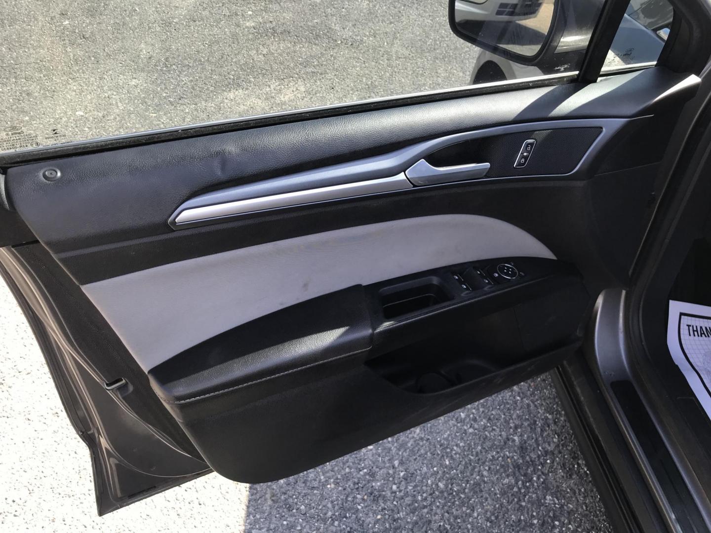 2014 Gray /Black Ford Fusion S (1FA6P0G78E5) with an 2.5L L4 DOHC 16V engine, Automatic transmission, located at 577 Chester Pike, Prospect Park, PA, 19076, (610) 237-1015, 39.886154, -75.302338 - 2014 Ford Fusion S: New PA inspection, great on gas, SUPER CLEAN, runs LIKE NEW! This vehicle comes inspected and has been given a bumper to bumper safety check. It is very clean, reliable, and well maintained. We offer a unique pay plan that is known for being the easiest and fastest financing o - Photo#8