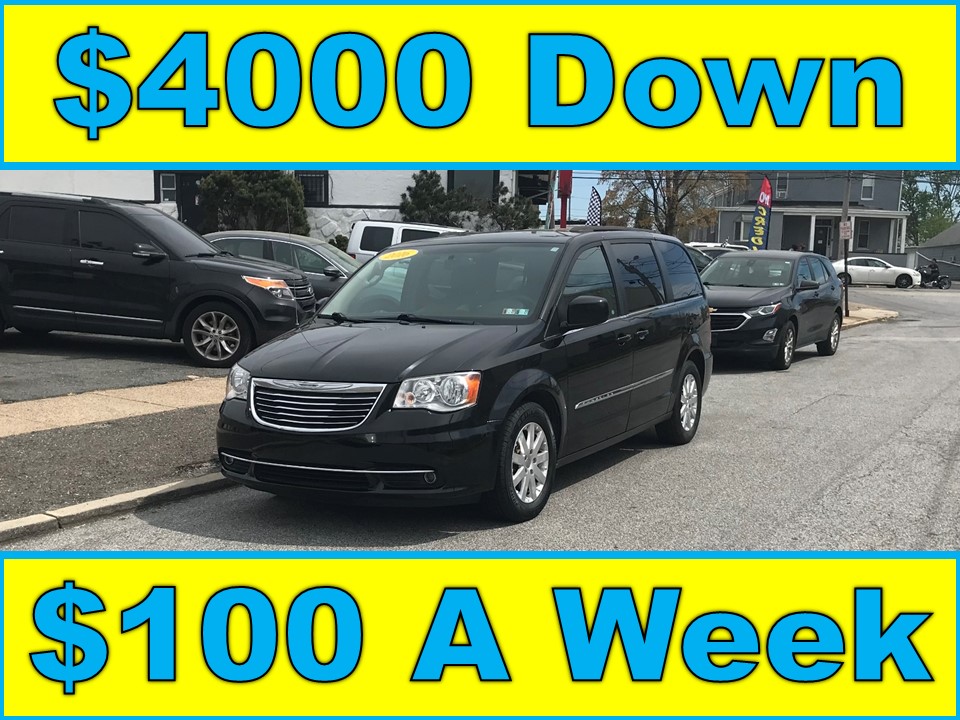 photo of 2016 Chrysler Town & Country Touring