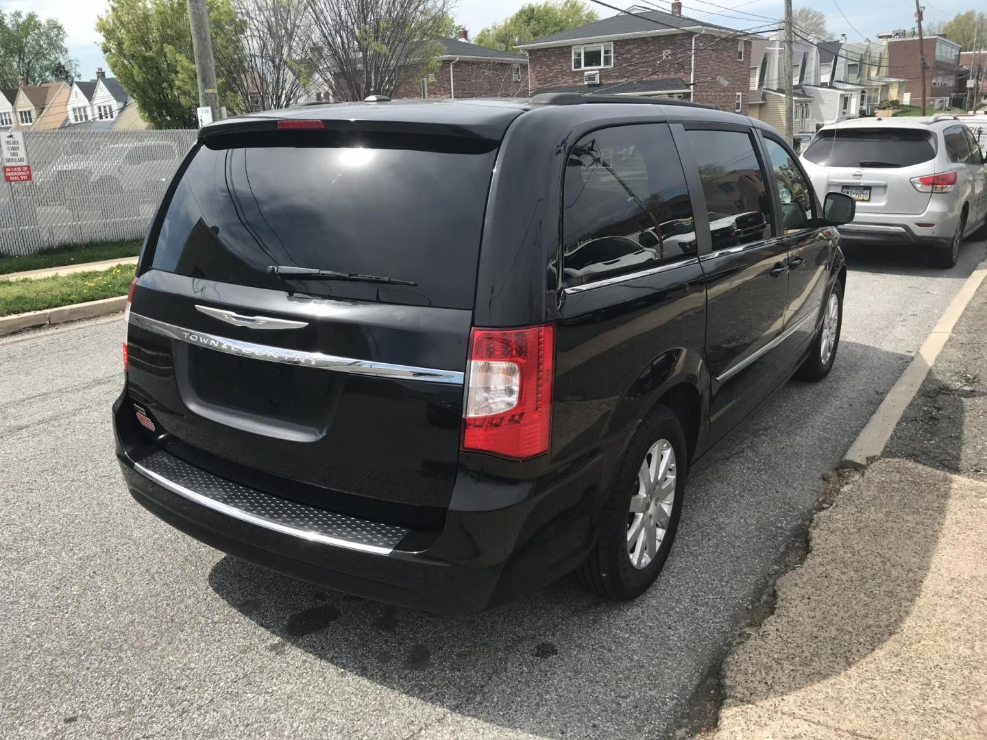 2016 Black /Tan Chrysler Town & Country Touring (2C4RC1BG5GR) with an 3.6L V6 DOHC 24V engine, 6A transmission, located at 577 Chester Pike, Prospect Park, PA, 19076, (610) 237-1015, 39.886154, -75.302338 - 2016 Chrysler Town & Country Touring: DVD player, stow and go seating, new PA inspection, SUPER CLEAN, runs LIKE NEW! This vehicle comes inspected and has been given a bumper to bumper safety check. It is very clean, reliable, and well maintained. We offer a unique pay plan that is known for bein - Photo#4