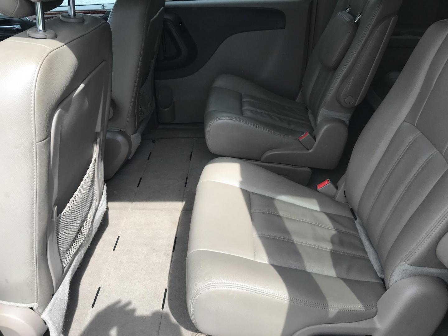 2016 Black /Tan Chrysler Town & Country Touring (2C4RC1BG5GR) with an 3.6L V6 DOHC 24V engine, 6A transmission, located at 577 Chester Pike, Prospect Park, PA, 19076, (610) 237-1015, 39.886154, -75.302338 - 2016 Chrysler Town & Country Touring: DVD player, stow and go seating, new PA inspection, SUPER CLEAN, runs LIKE NEW! This vehicle comes inspected and has been given a bumper to bumper safety check. It is very clean, reliable, and well maintained. We offer a unique pay plan that is known for bein - Photo#16