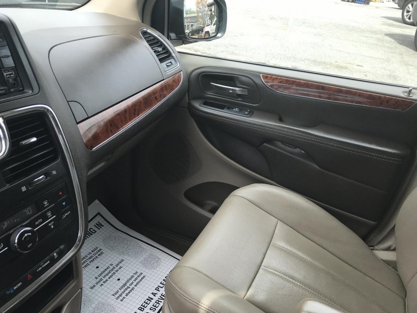 2016 Black /Tan Chrysler Town & Country Touring (2C4RC1BG5GR) with an 3.6L V6 DOHC 24V engine, 6A transmission, located at 577 Chester Pike, Prospect Park, PA, 19076, (610) 237-1015, 39.886154, -75.302338 - 2016 Chrysler Town & Country Touring: DVD player, stow and go seating, new PA inspection, SUPER CLEAN, runs LIKE NEW! This vehicle comes inspected and has been given a bumper to bumper safety check. It is very clean, reliable, and well maintained. We offer a unique pay plan that is known for bein - Photo#14