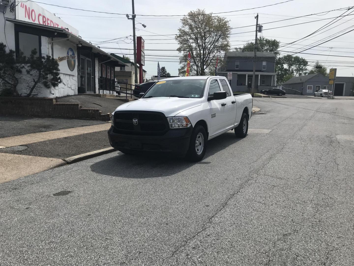 2016 White /Gray RAM 1500 Tradesman Quad Cab (1C6RR6FG2GS) with an 3.6L V6 DOHC 24V FFV engine, 6A transmission, located at 577 Chester Pike, Prospect Park, PA, 19076, (610) 237-1015, 39.886154, -75.302338 - 2016 Ram 1500 Tradesman: Quad Cab, backup camera, trailer hitch, new PA inspection, FLEET MAINTAINED, runs LIKE NEW! This vehicle comes inspected and has been given a bumper to bumper safety check. It is very clean, reliable, and well maintained. We offer a unique pay plan that is known for being - Photo#1
