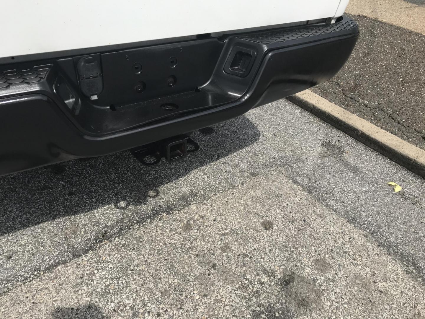 2016 White /Gray RAM 1500 Tradesman Quad Cab (1C6RR6FG2GS) with an 3.6L V6 DOHC 24V FFV engine, 6A transmission, located at 577 Chester Pike, Prospect Park, PA, 19076, (610) 237-1015, 39.886154, -75.302338 - 2016 Ram 1500 Tradesman: Quad Cab, backup camera, trailer hitch, new PA inspection, FLEET MAINTAINED, runs LIKE NEW! This vehicle comes inspected and has been given a bumper to bumper safety check. It is very clean, reliable, and well maintained. We offer a unique pay plan that is known for being - Photo#6