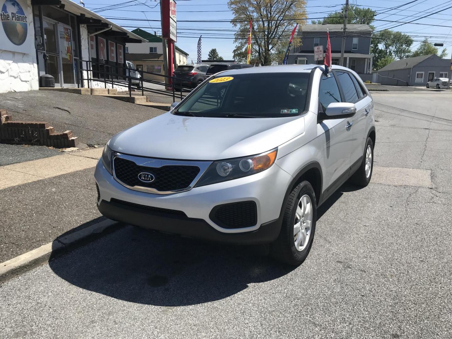 2013 Silver /Gray Kia Sorento LX (5XYKT3A15DG) with an 2.4L L4 DOHC 16V engine, 6-Speed Automatic transmission, located at 577 Chester Pike, Prospect Park, PA, 19076, (610) 237-1015, 39.886154, -75.302338 - Photo#2