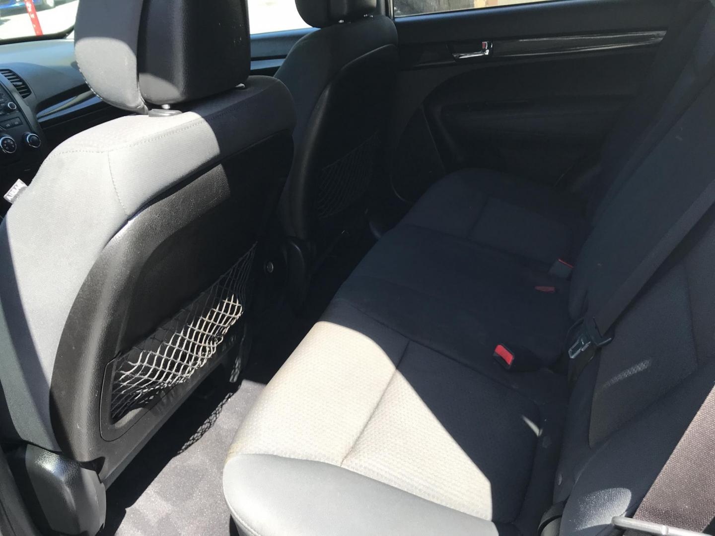 2013 Silver /Gray Kia Sorento LX (5XYKT3A15DG) with an 2.4L L4 DOHC 16V engine, 6-Speed Automatic transmission, located at 577 Chester Pike, Prospect Park, PA, 19076, (610) 237-1015, 39.886154, -75.302338 - Photo#15