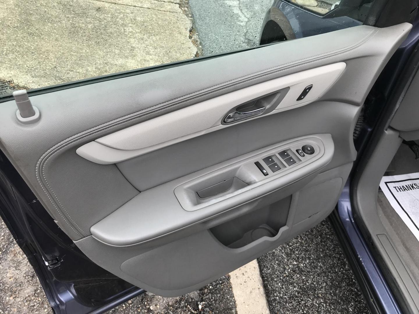 2014 Silver /Gray Chevrolet Traverse 2LT AWD (1GNKVHKD4EJ) with an 3.6L V6 DOHC 24V engine, 6-Speed Automatic transmission, located at 577 Chester Pike, Prospect Park, PA, 19076, (610) 237-1015, 39.886154, -75.302338 - 2014 Chevy Traverse LT: AWD, dual sunroofs, 3rd row, new PA inspection, SUPER CLEAN, runs LIKE NEW! This vehicle comes inspected and has been given a bumper to bumper safety check. It is very clean, reliable, and well maintained. We offer a unique pay plan that is known for being the easiest and - Photo#10