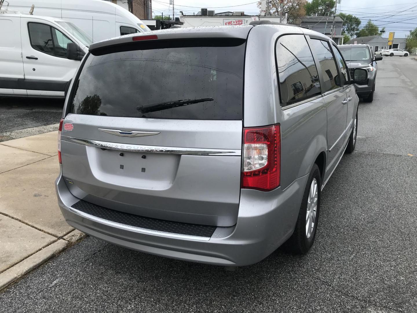 2016 Silver /Tan Chrysler Town & Country Touring (2C4RC1BG1GR) with an 3.6L V6 DOHC 24V engine, 6A transmission, located at 577 Chester Pike, Prospect Park, PA, 19076, (610) 237-1015, 39.886154, -75.302338 - 2016 Chrysler Town & Country Touring: DVD player, backup camera, stow and go seating, new PA inspection, SUPER CLEAN, runs LIKE NEW! This vehicle comes inspected and has been given a bumper to bumper safety check. It is very clean, reliable, and well maintained. We offer a unique pay plan that is - Photo#6