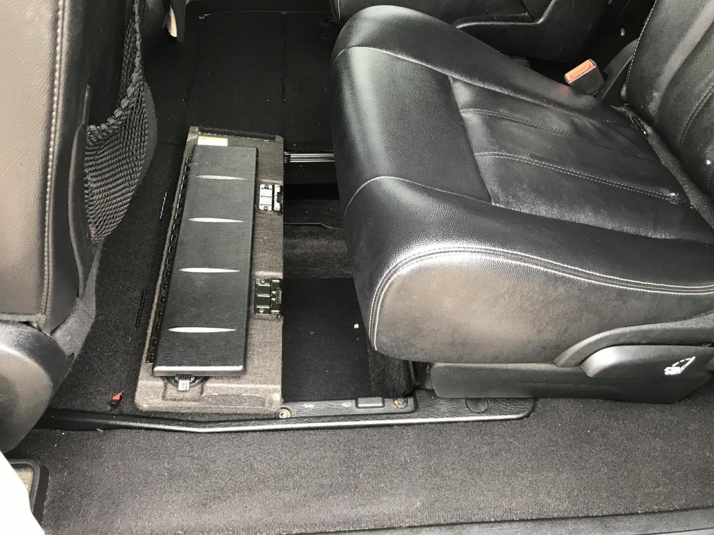 2016 Silver /Tan Chrysler Town & Country Touring (2C4RC1BG1GR) with an 3.6L V6 DOHC 24V engine, 6A transmission, located at 577 Chester Pike, Prospect Park, PA, 19076, (610) 237-1015, 39.886154, -75.302338 - 2016 Chrysler Town & Country Touring: DVD player, backup camera, stow and go seating, new PA inspection, SUPER CLEAN, runs LIKE NEW! This vehicle comes inspected and has been given a bumper to bumper safety check. It is very clean, reliable, and well maintained. We offer a unique pay plan that is - Photo#18