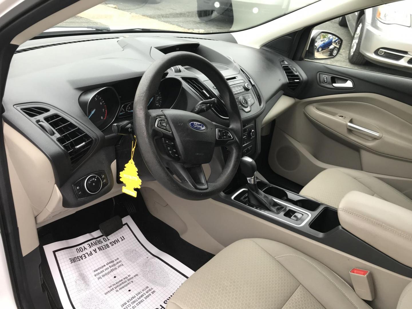 2017 White /Gray Ford Escape SE 4WD (1FMCU9GD6HU) with an 1.5L L4 DOHC 16V engine, 6A transmission, located at 577 Chester Pike, Prospect Park, PA, 19076, (610) 237-1015, 39.886154, -75.302338 - 2017 Ford Escape SE: 4x4, backup camera, new PA inspection, great on gas, SUPER CLEAN, runs LIKE NEW! This vehicle comes inspected and has been given a bumper to bumper safety check. It is very clean, reliable, and well maintained. We offer a unique pay plan that is known for being the easiest an - Photo#10
