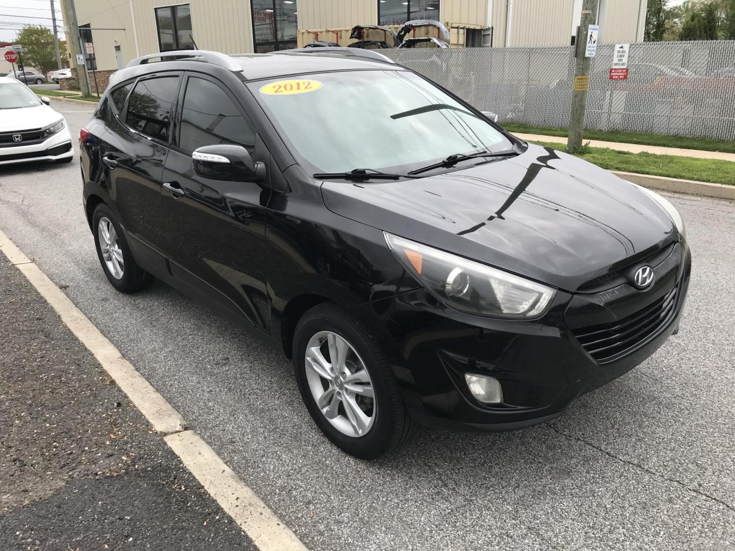 2012 Black /Gray Hyundai Tucson Limited (KM8JU3AC3CU) with an 2.4L L4 DOHC 16V engine, 6-Speed Automatic transmission, located at 577 Chester Pike, Prospect Park, PA, 19076, (610) 237-1015, 39.886154, -75.302338 - 2012 Hyundai Tucson LIMITED: Only 111k miles, new PA inspection, great on gas, SUPER CLEAN, runs LIKE NEW! This vehicle comes inspected and has been given a bumper to bumper safety check. It is very clean, reliable, and well maintained. We offer a unique pay plan that is known for being the easie - Photo#2