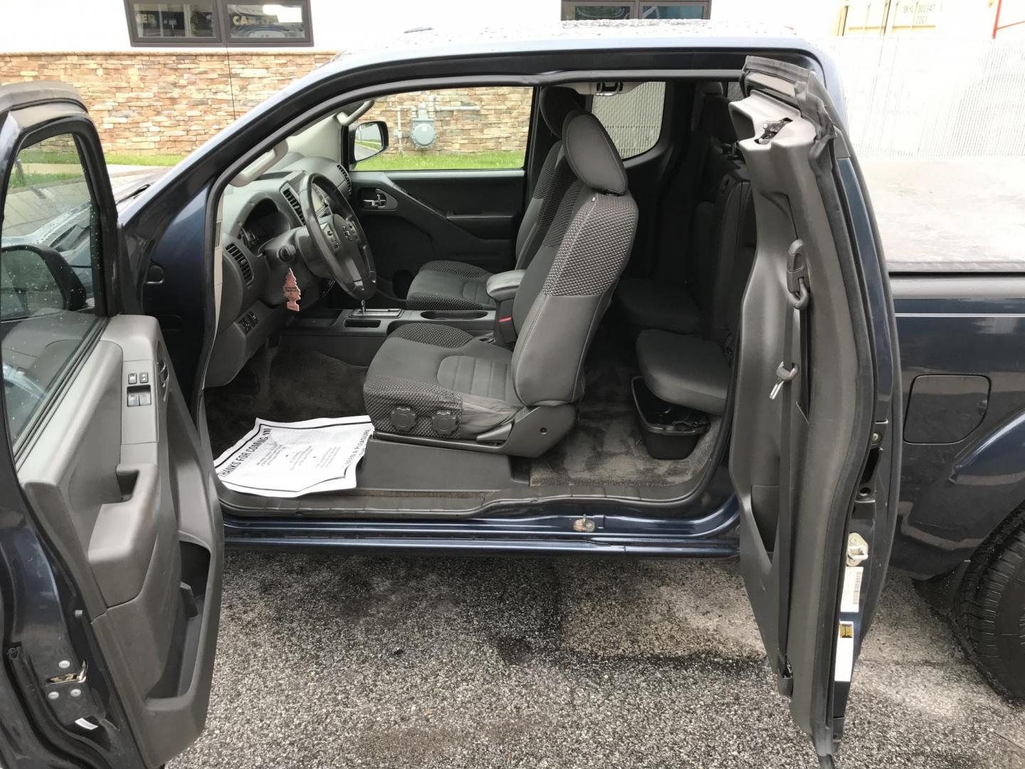 2017 Blue /Gray Nissan Frontier SV King Cab 5AT 2WD (1N6AD0CU2HN) with an 4.0L V6 DOHC 24V engine, 5A transmission, located at 577 Chester Pike, Prospect Park, PA, 19076, (610) 237-1015, 39.886154, -75.302338 - 2017 Nissan Frontier Desert Runner: Extended Cab, new PA inspection, bed cover, SUPER CLEAN, runs LIKE NEW! This vehicle comes inspected and has been given a bumper to bumper safety check. It is very clean, reliable, and well maintained. We offer a unique pay plan that is known for being the easi - Photo#17