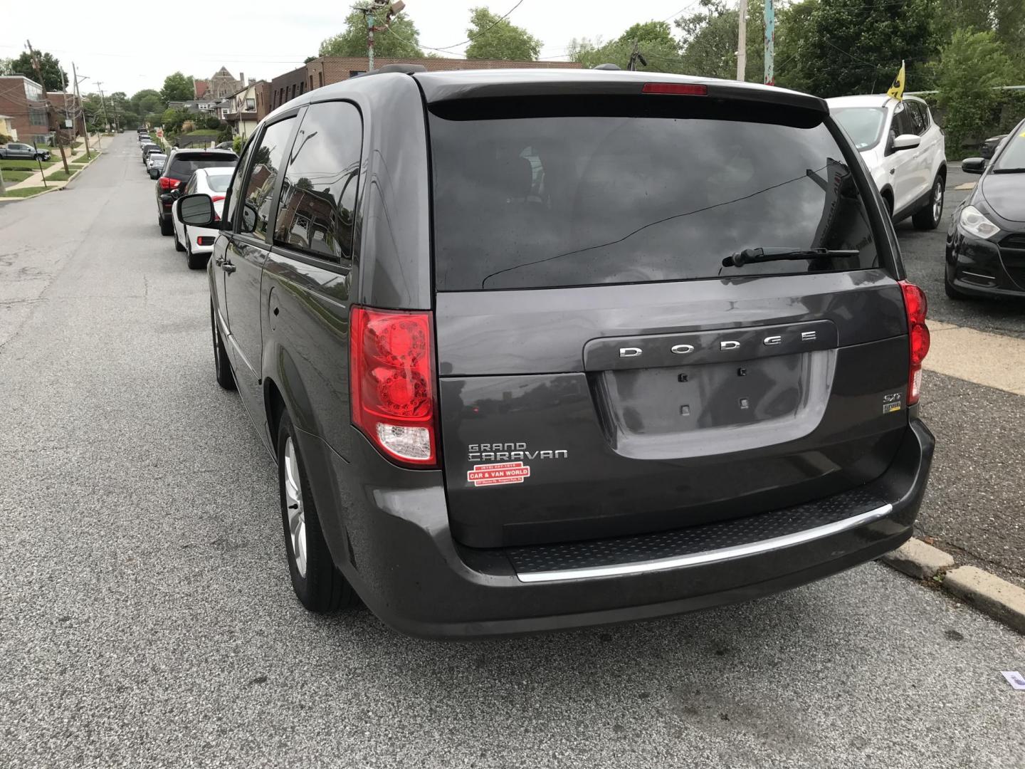 2016 Gray /Gray Dodge Grand Caravan SXT (2C4RDGCG4GR) with an 3.6L V6 DOHC 24V engine, 6A transmission, located at 577 Chester Pike, Prospect Park, PA, 19076, (610) 237-1015, 39.886154, -75.302338 - 2016 Dodge Grand Caravan SXT: Only 102k miles, stow and go seating, great for families, SUPER CLEAN, runs LIKE NEW! This vehicle comes inspected and has been given a bumper to bumper safety check. It is very clean, reliable, and well maintained. We offer a unique pay plan that is known for being - Photo#5
