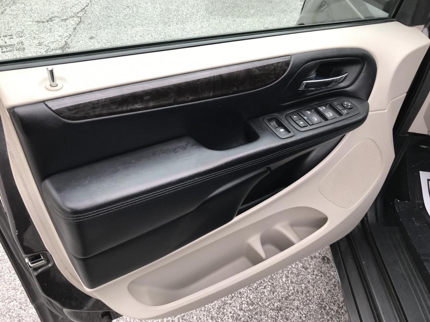 2016 Gray /Gray Dodge Grand Caravan SXT (2C4RDGCG4GR) with an 3.6L V6 DOHC 24V engine, 6A transmission, located at 577 Chester Pike, Prospect Park, PA, 19076, (610) 237-1015, 39.886154, -75.302338 - 2016 Dodge Grand Caravan SXT: Only 102k miles, stow and go seating, great for families, SUPER CLEAN, runs LIKE NEW! This vehicle comes inspected and has been given a bumper to bumper safety check. It is very clean, reliable, and well maintained. We offer a unique pay plan that is known for being - Photo#8