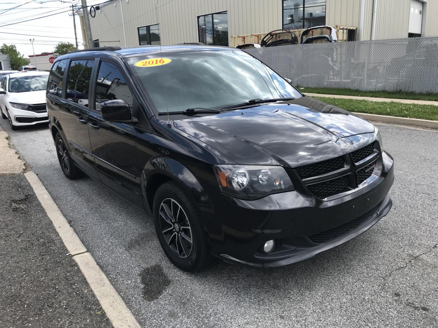 2016 Black /Black Dodge Grand Caravan R/T (2C4RDGEG7GR) with an 3.6L V6 DOHC 24V engine, 6A transmission, located at 577 Chester Pike, Prospect Park, PA, 19076, (610) 237-1015, 39.886154, -75.302338 - 2016 Dodge Grand Caravan R/T: Backup camera, stow and go seating, new PA inspection, SUPER CLEAN, runs LIKE NEW! This vehicle comes inspected and has been given a bumper to bumper safety check. It is very clean, reliable, and well maintained. We offer a unique pay plan that is known for being the - Photo#3