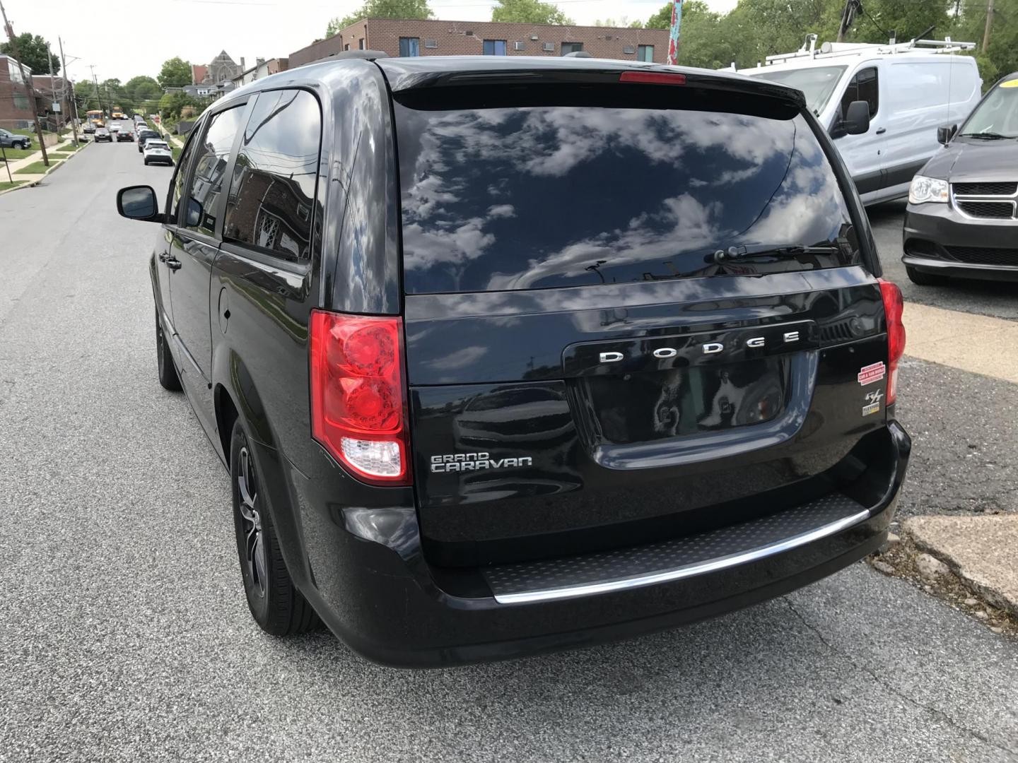2016 Black /Black Dodge Grand Caravan R/T (2C4RDGEG7GR) with an 3.6L V6 DOHC 24V engine, 6A transmission, located at 577 Chester Pike, Prospect Park, PA, 19076, (610) 237-1015, 39.886154, -75.302338 - 2016 Dodge Grand Caravan R/T: Backup camera, stow and go seating, new PA inspection, SUPER CLEAN, runs LIKE NEW! This vehicle comes inspected and has been given a bumper to bumper safety check. It is very clean, reliable, and well maintained. We offer a unique pay plan that is known for being the - Photo#5