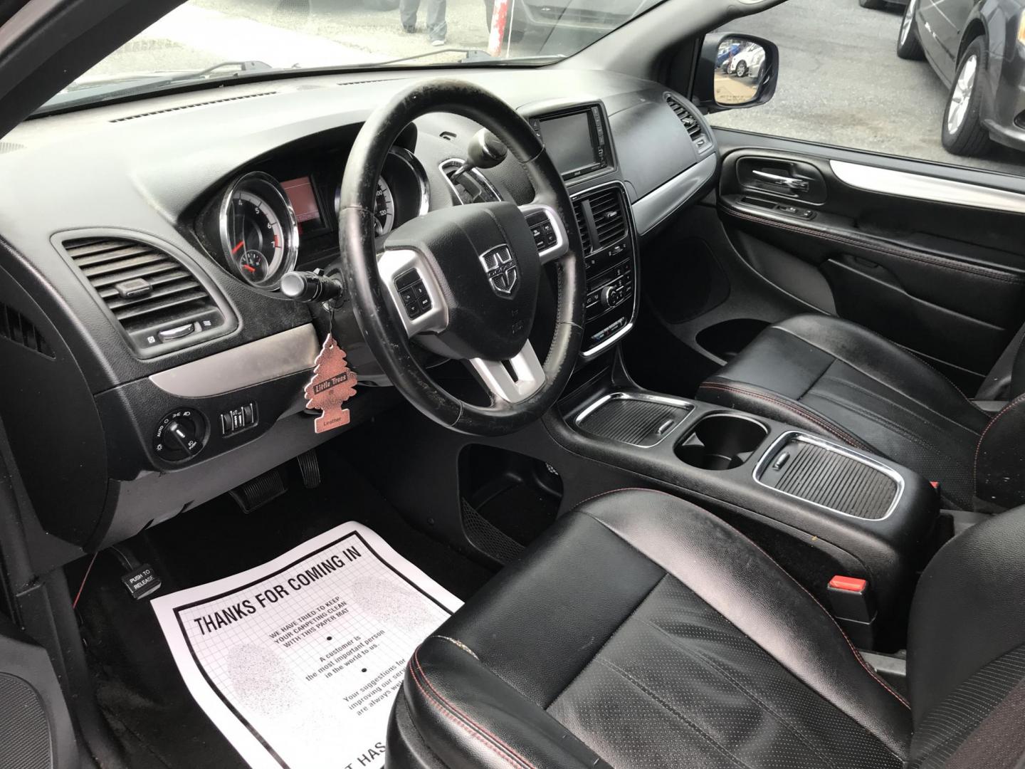 2016 Black /Black Dodge Grand Caravan R/T (2C4RDGEG7GR) with an 3.6L V6 DOHC 24V engine, 6A transmission, located at 577 Chester Pike, Prospect Park, PA, 19076, (610) 237-1015, 39.886154, -75.302338 - 2016 Dodge Grand Caravan R/T: Backup camera, stow and go seating, new PA inspection, SUPER CLEAN, runs LIKE NEW! This vehicle comes inspected and has been given a bumper to bumper safety check. It is very clean, reliable, and well maintained. We offer a unique pay plan that is known for being the - Photo#8