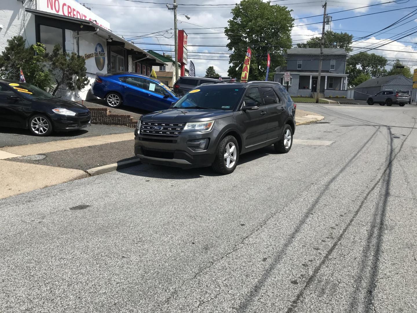 2016 Gray /Black Ford Explorer XLT 4WD (1FM5K8D80GG) with an 3.5L V6 DOHC 24V engine, 6-Speed Automatic transmission, located at 577 Chester Pike, Prospect Park, PA, 19076, (610) 237-1015, 39.886154, -75.302338 - 2016 Ford Explorer XLT: 3rd row seating, 4x4, backup camera, new PA inspection, SUPER CLEAN, runs LIKE NEW! This vehicle comes inspected and has been given a bumper to bumper safety check. It is very clean, reliable, and well maintained. We offer a unique pay plan that is known for being the easi - Photo#1
