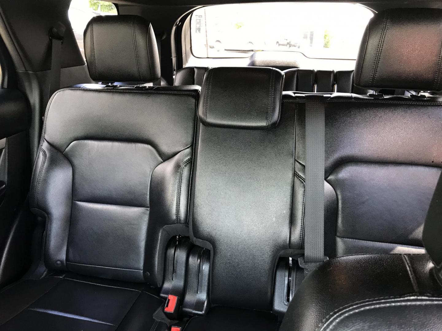 2016 Gray /Black Ford Explorer XLT 4WD (1FM5K8D80GG) with an 3.5L V6 DOHC 24V engine, 6-Speed Automatic transmission, located at 577 Chester Pike, Prospect Park, PA, 19076, (610) 237-1015, 39.886154, -75.302338 - 2016 Ford Explorer XLT: 3rd row seating, 4x4, backup camera, new PA inspection, SUPER CLEAN, runs LIKE NEW! This vehicle comes inspected and has been given a bumper to bumper safety check. It is very clean, reliable, and well maintained. We offer a unique pay plan that is known for being the easi - Photo#16