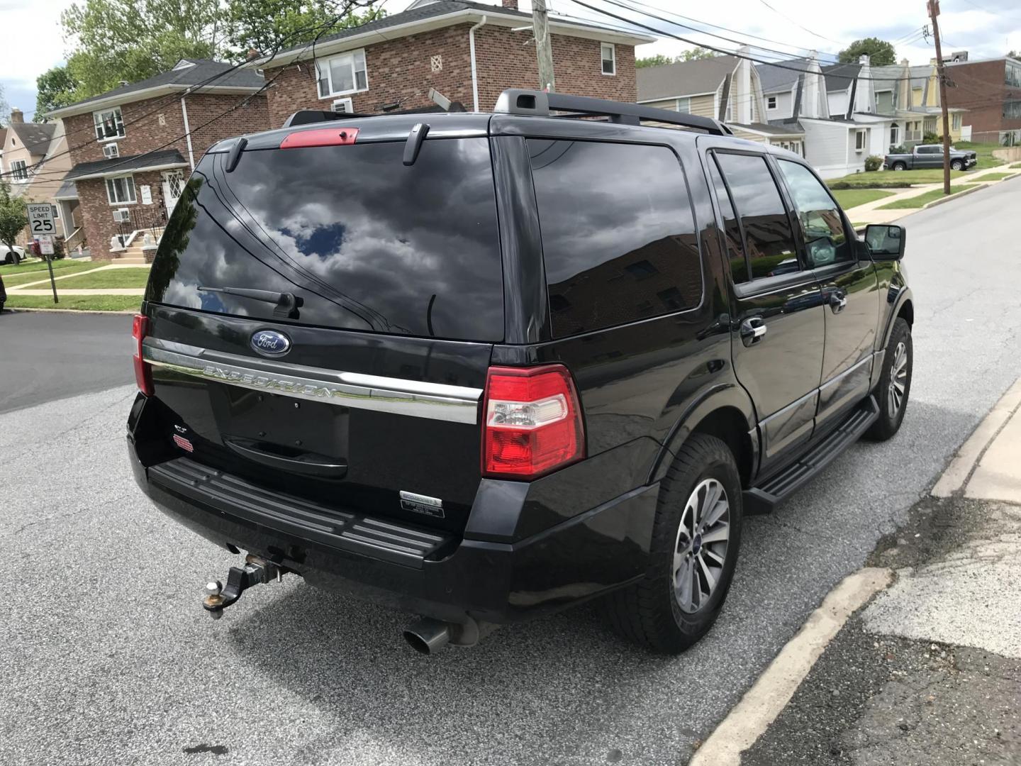 2017 Black /Black Ford Expedition XLT 4WD (1FMJU1JT2HE) with an 3.5L V6 DOHC 24V FFV engine, 6A transmission, located at 577 Chester Pike, Prospect Park, PA, 19076, (610) 237-1015, 39.886154, -75.302338 - 2017 Ford Expedition XLT: Sunroof, 3rd row seating, 4x4, backup camera, new PA inspection, SUPER CLEAN, runs LIKE NEW! This vehicle comes inspected and has been given a bumper to bumper safety check. It is very clean, reliable, and well maintained. We offer a unique pay plan that is known for bei - Photo#4