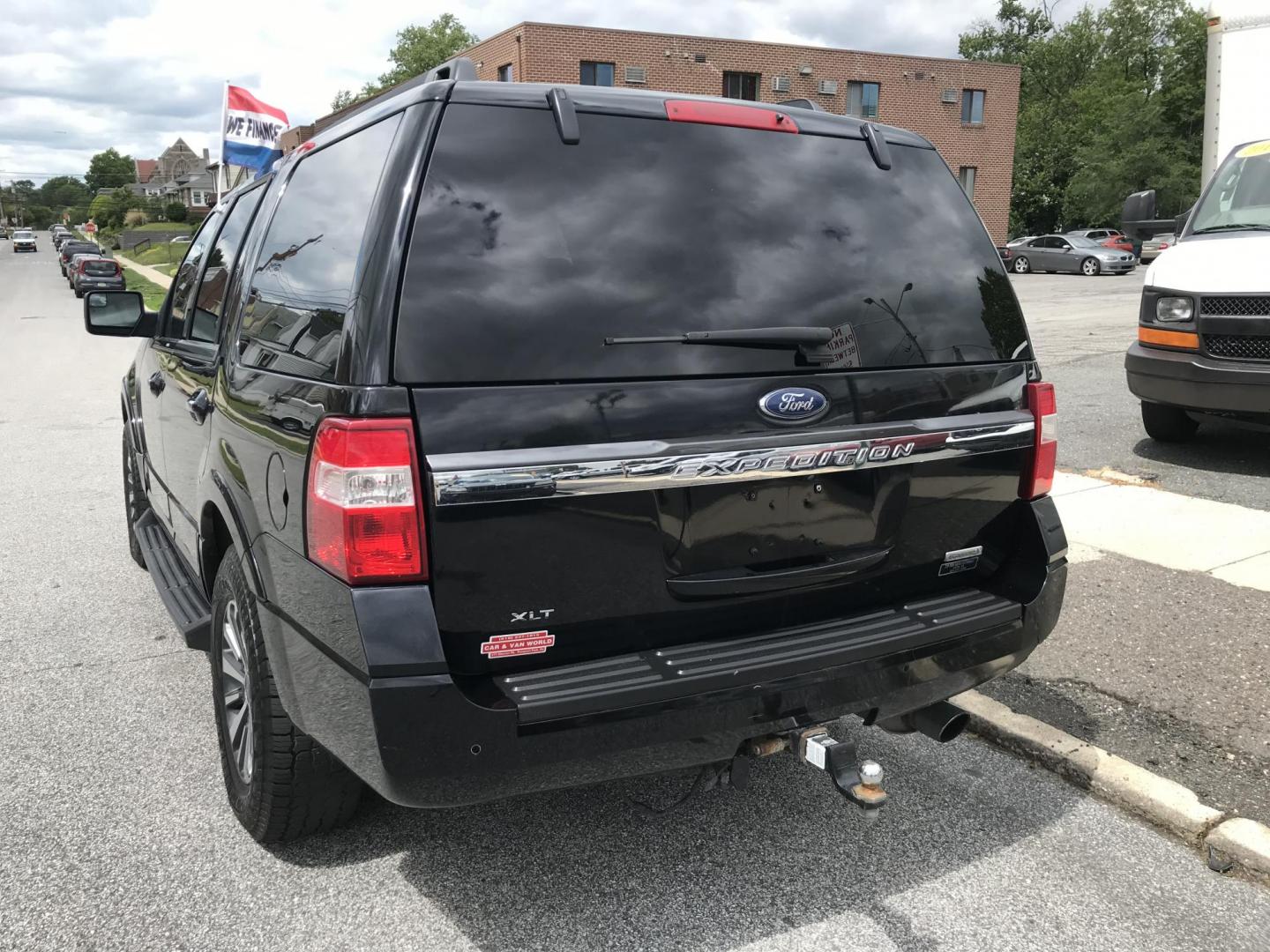 2017 Black /Black Ford Expedition XLT 4WD (1FMJU1JT2HE) with an 3.5L V6 DOHC 24V FFV engine, 6A transmission, located at 577 Chester Pike, Prospect Park, PA, 19076, (610) 237-1015, 39.886154, -75.302338 - 2017 Ford Expedition XLT: Sunroof, 3rd row seating, 4x4, backup camera, new PA inspection, SUPER CLEAN, runs LIKE NEW! This vehicle comes inspected and has been given a bumper to bumper safety check. It is very clean, reliable, and well maintained. We offer a unique pay plan that is known for bei - Photo#5