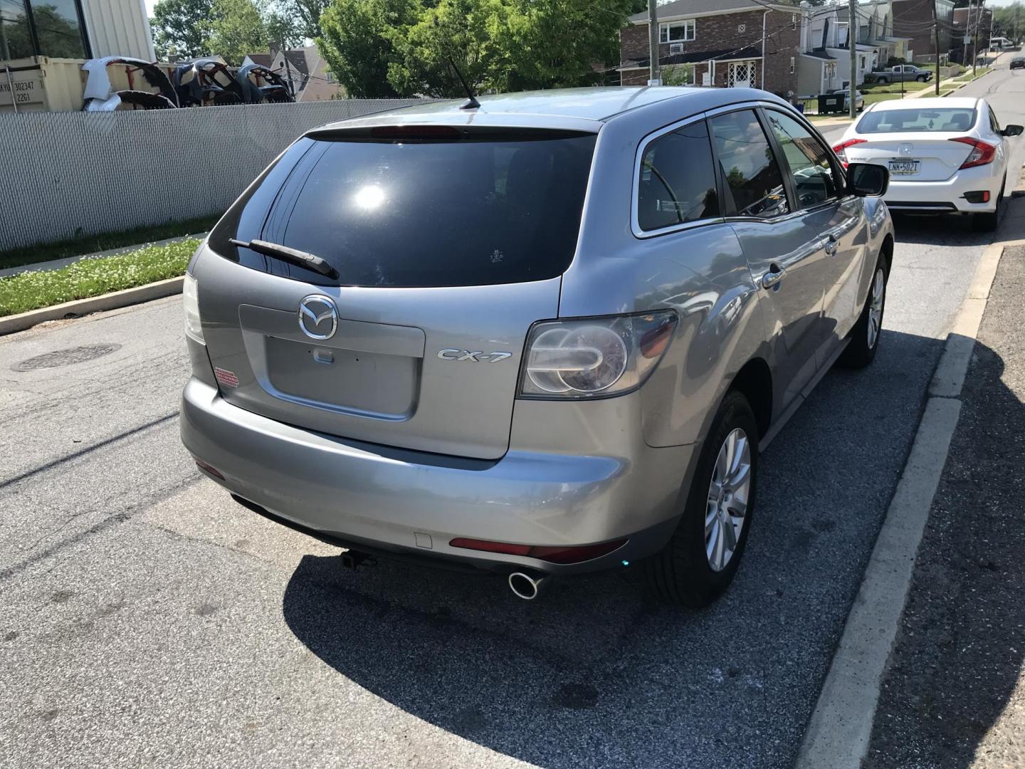 2011 Silver Mazda CX-7 i Sport (JM3ER2B51B0) with an 2.5L L4 DOHC 16V engine, 5-Speed Automatic transmission, located at 577 Chester Pike, Prospect Park, PA, 19076, (610) 237-1015, 39.886154, -75.302338 - 2011 Mazda CX-7: Sunroof, backup camera, new PA inspection, SUPER CLEAN, runs LIKE NEW! This vehicle comes inspected and has been given a bumper to bumper safety check. It is very clean, reliable, and well maintained. We offer a unique pay plan that is known for being the easiest and fastest fina - Photo#4