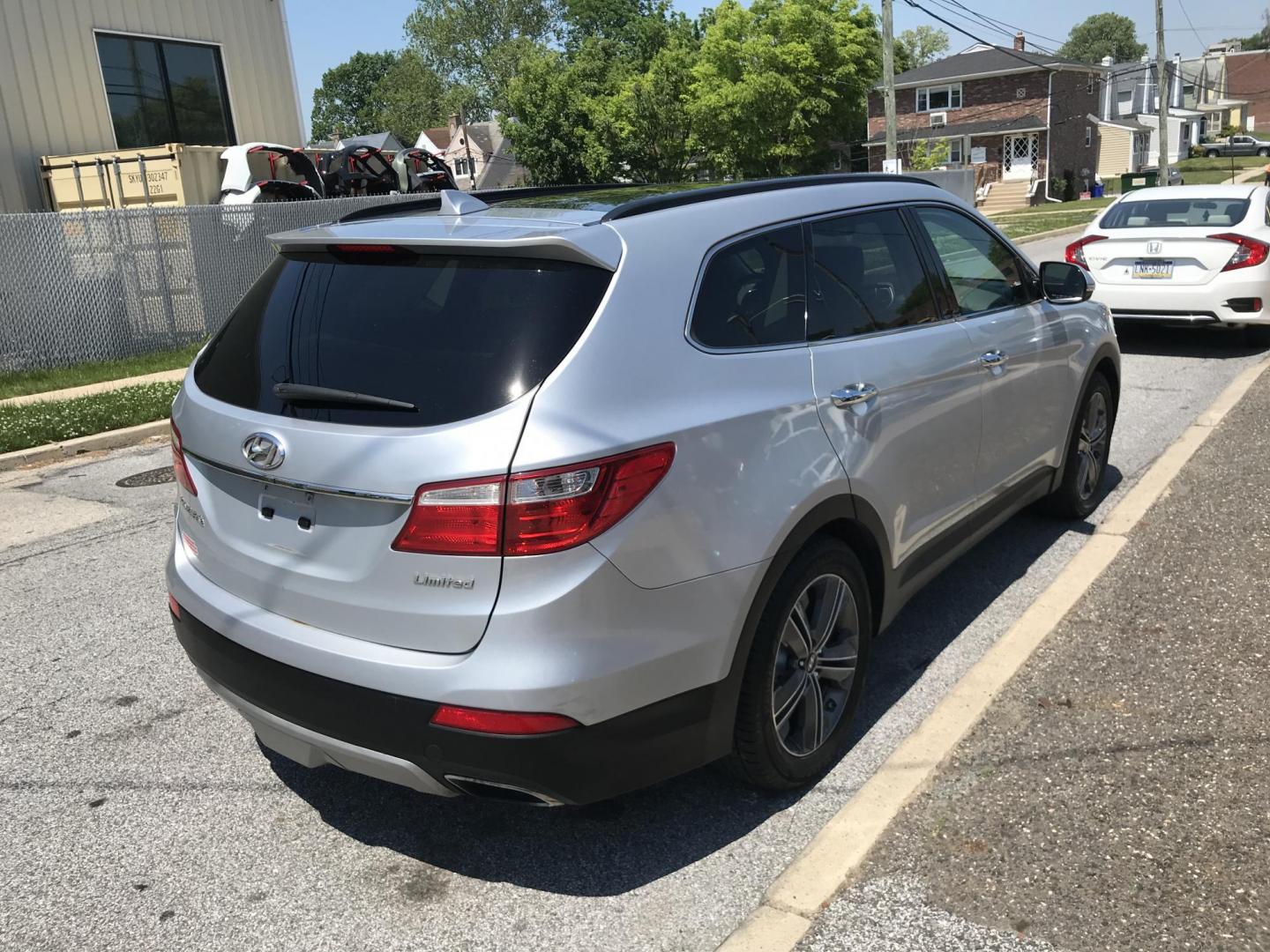2013 Silver /Gray Hyundai Santa Fe Limited FWD (KM8SR4HF8DU) with an 3.3L V6 DOHC 24V engine, 6-Speed Automatic transmission, located at 577 Chester Pike, Prospect Park, PA, 19076, (610) 237-1015, 39.886154, -75.302338 - 2013 Hyundai Santa Fe LIMITED: Only 100k miles, 3rd row seat, sunroof, backup camera, navigation system, new PA inspection, SUPER CLEAN, runs LIKE NEW! This vehicle comes inspected and has been given a bumper to bumper safety check. It is very clean, reliable, and well maintained. We offer a uniq - Photo#4