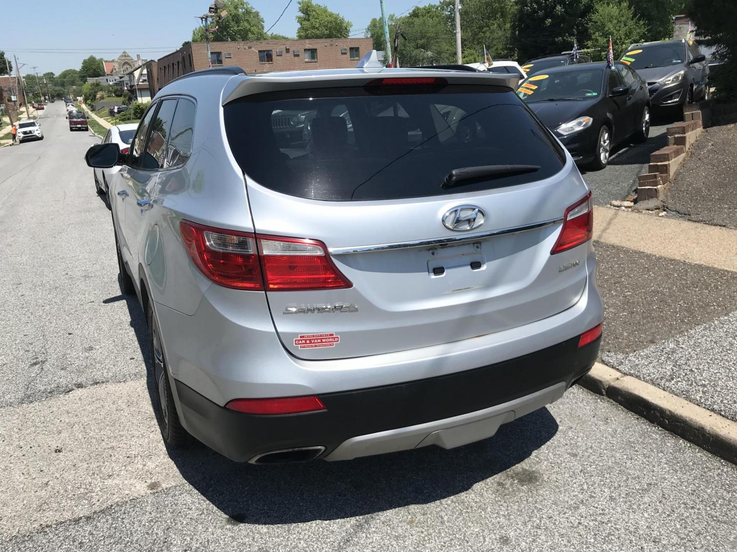 2013 Silver /Gray Hyundai Santa Fe Limited FWD (KM8SR4HF8DU) with an 3.3L V6 DOHC 24V engine, 6-Speed Automatic transmission, located at 577 Chester Pike, Prospect Park, PA, 19076, (610) 237-1015, 39.886154, -75.302338 - 2013 Hyundai Santa Fe LIMITED: Only 100k miles, 3rd row seat, sunroof, backup camera, navigation system, new PA inspection, SUPER CLEAN, runs LIKE NEW! This vehicle comes inspected and has been given a bumper to bumper safety check. It is very clean, reliable, and well maintained. We offer a uniq - Photo#5