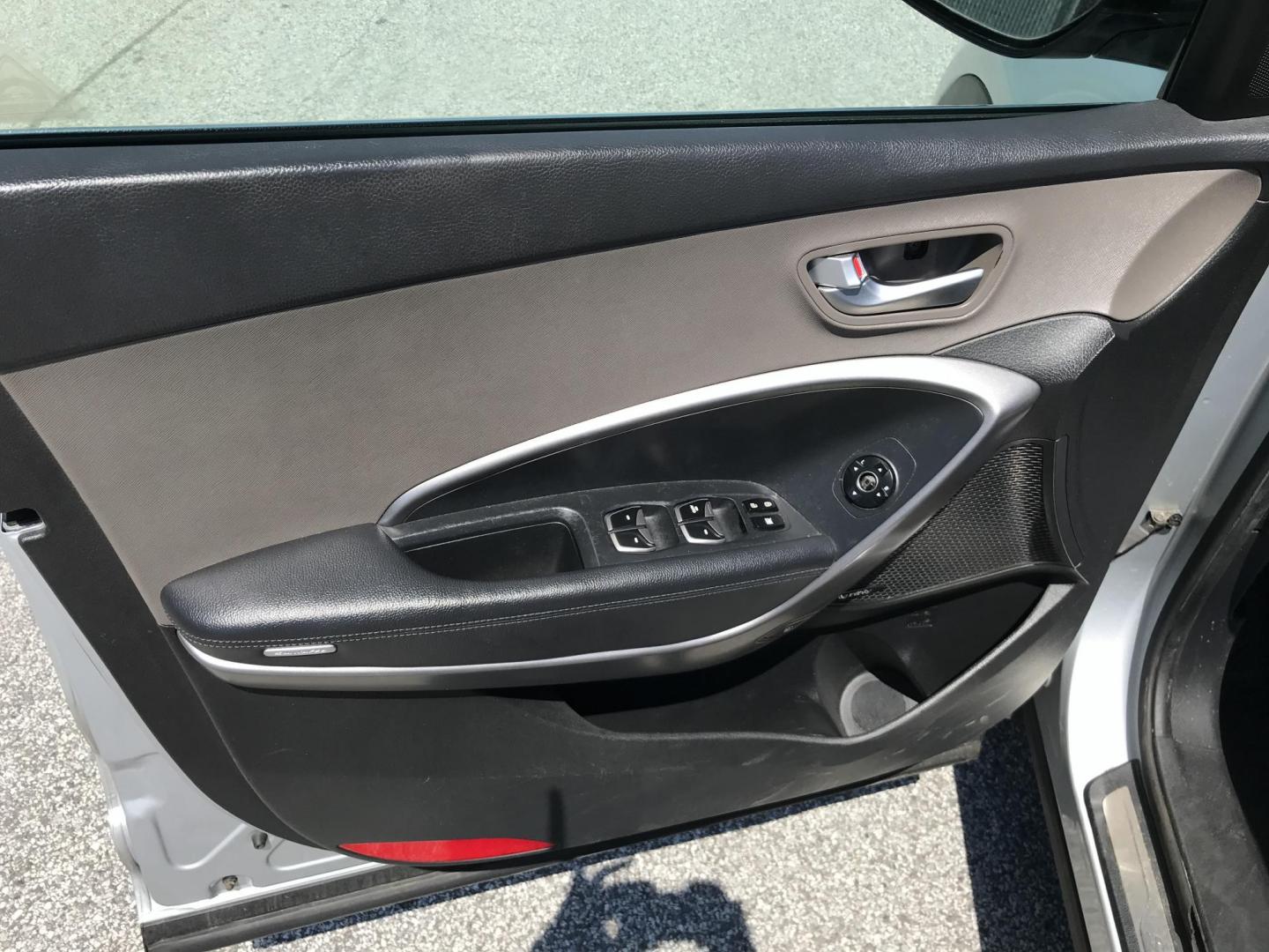 2013 Silver /Gray Hyundai Santa Fe Limited FWD (KM8SR4HF8DU) with an 3.3L V6 DOHC 24V engine, 6-Speed Automatic transmission, located at 577 Chester Pike, Prospect Park, PA, 19076, (610) 237-1015, 39.886154, -75.302338 - 2013 Hyundai Santa Fe LIMITED: Only 100k miles, 3rd row seat, sunroof, backup camera, navigation system, new PA inspection, SUPER CLEAN, runs LIKE NEW! This vehicle comes inspected and has been given a bumper to bumper safety check. It is very clean, reliable, and well maintained. We offer a uniq - Photo#12