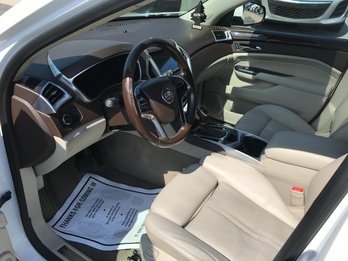 2016 White /Beige Cadillac SRX Premium Collection (3GYFNDE39GS) with an 3.6L V6 DOHC 24V FFV engine, 6A transmission, located at 577 Chester Pike, Prospect Park, PA, 19076, (610) 237-1015, 39.886154, -75.302338 - 2016 Cadillac SRX: Big sunroof, navigation system, backup camera, new PA inspection, SUPER CLEAN, runs LIKE NEW! This vehicle comes inspected and has been given a bumper to bumper safety check. It is very clean, reliable, and well maintained. We offer a unique pay plan that is known for being the - Photo#10