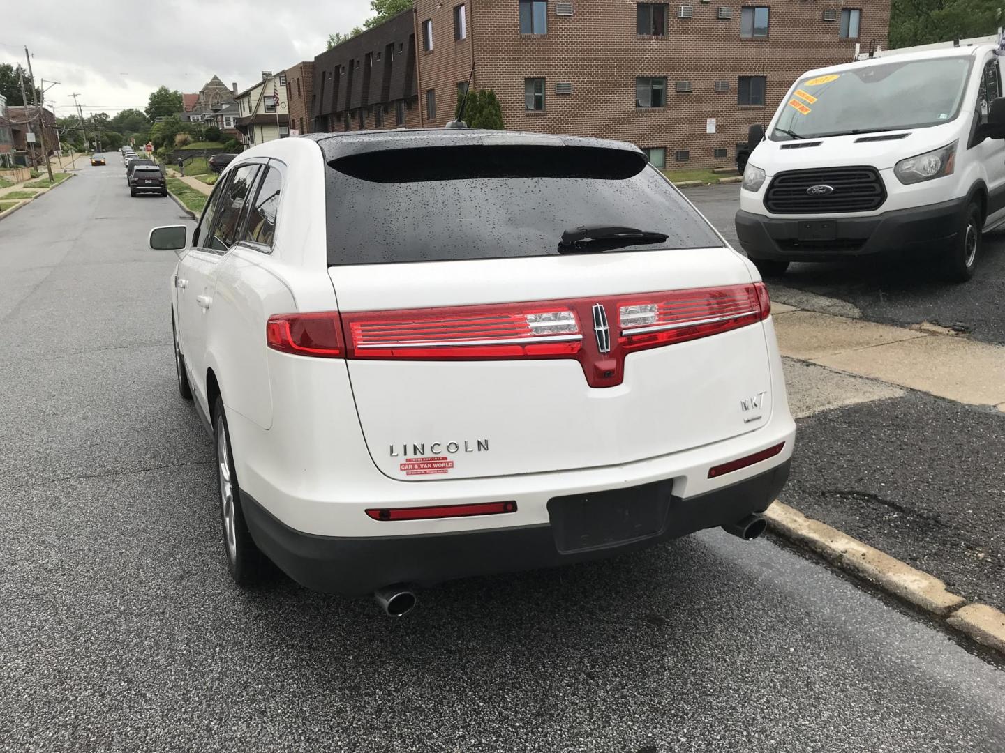 2012 White /Beige Lincoln MKT 3.5L with EcoBoost AWD (2LMHJ5AT6CB) with an 3.5L V6 DOHC 24V TURBO engine, 6-Speed Automatic transmission, located at 577 Chester Pike, Prospect Park, PA, 19076, (610) 237-1015, 39.886154, -75.302338 - 2012 Lincoln MKT: 3rd row seating, navigation system, backup camera, sunroof, AWD, new PA inspection, SUPER CLEAN, runs LIKE NEW! This vehicle comes inspected and has been given a bumper to bumper safety check. It is very clean, reliable, and well maintained. We offer a unique pay plan that is kn - Photo#5
