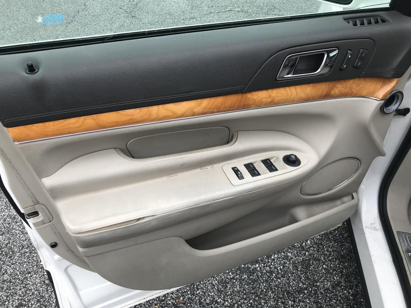 2012 White /Beige Lincoln MKT 3.5L with EcoBoost AWD (2LMHJ5AT6CB) with an 3.5L V6 DOHC 24V TURBO engine, 6-Speed Automatic transmission, located at 577 Chester Pike, Prospect Park, PA, 19076, (610) 237-1015, 39.886154, -75.302338 - 2012 Lincoln MKT: 3rd row seating, navigation system, backup camera, sunroof, AWD, new PA inspection, SUPER CLEAN, runs LIKE NEW! This vehicle comes inspected and has been given a bumper to bumper safety check. It is very clean, reliable, and well maintained. We offer a unique pay plan that is kn - Photo#9
