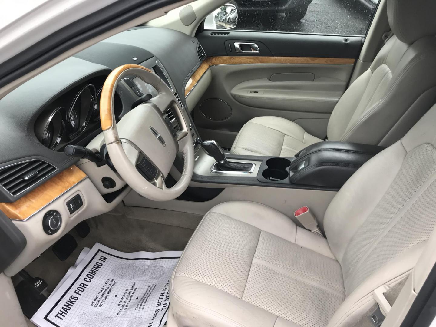 2012 White /Beige Lincoln MKT 3.5L with EcoBoost AWD (2LMHJ5AT6CB) with an 3.5L V6 DOHC 24V TURBO engine, 6-Speed Automatic transmission, located at 577 Chester Pike, Prospect Park, PA, 19076, (610) 237-1015, 39.886154, -75.302338 - 2012 Lincoln MKT: 3rd row seating, navigation system, backup camera, sunroof, AWD, new PA inspection, SUPER CLEAN, runs LIKE NEW! This vehicle comes inspected and has been given a bumper to bumper safety check. It is very clean, reliable, and well maintained. We offer a unique pay plan that is kn - Photo#8