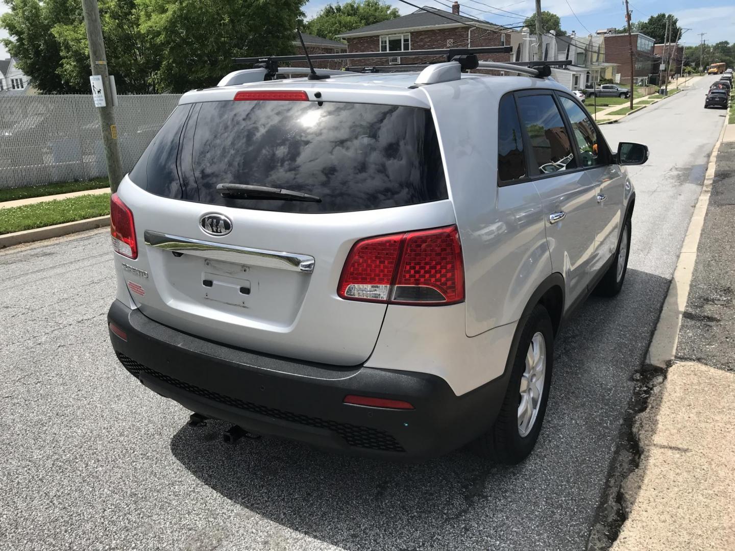 2011 Silver /Gray Kia Sorento LX 4WD (5XYKTCA18BG) with an 2.4L L4 DOHC 16V engine, 6-Speed Automatic transmission, located at 577 Chester Pike, Prospect Park, PA, 19076, (610) 237-1015, 39.886154, -75.302338 - 2011 Kia Sorento LX: Only 77k miles, 4x4, backup camera, new PA inspection, SUPER CLEAN, runs LIKE NEW! This vehicle comes inspected and has been given a bumper to bumper safety check. It is very clean, reliable, and well maintained. We offer a unique pay plan that is known for being the easiest - Photo#4