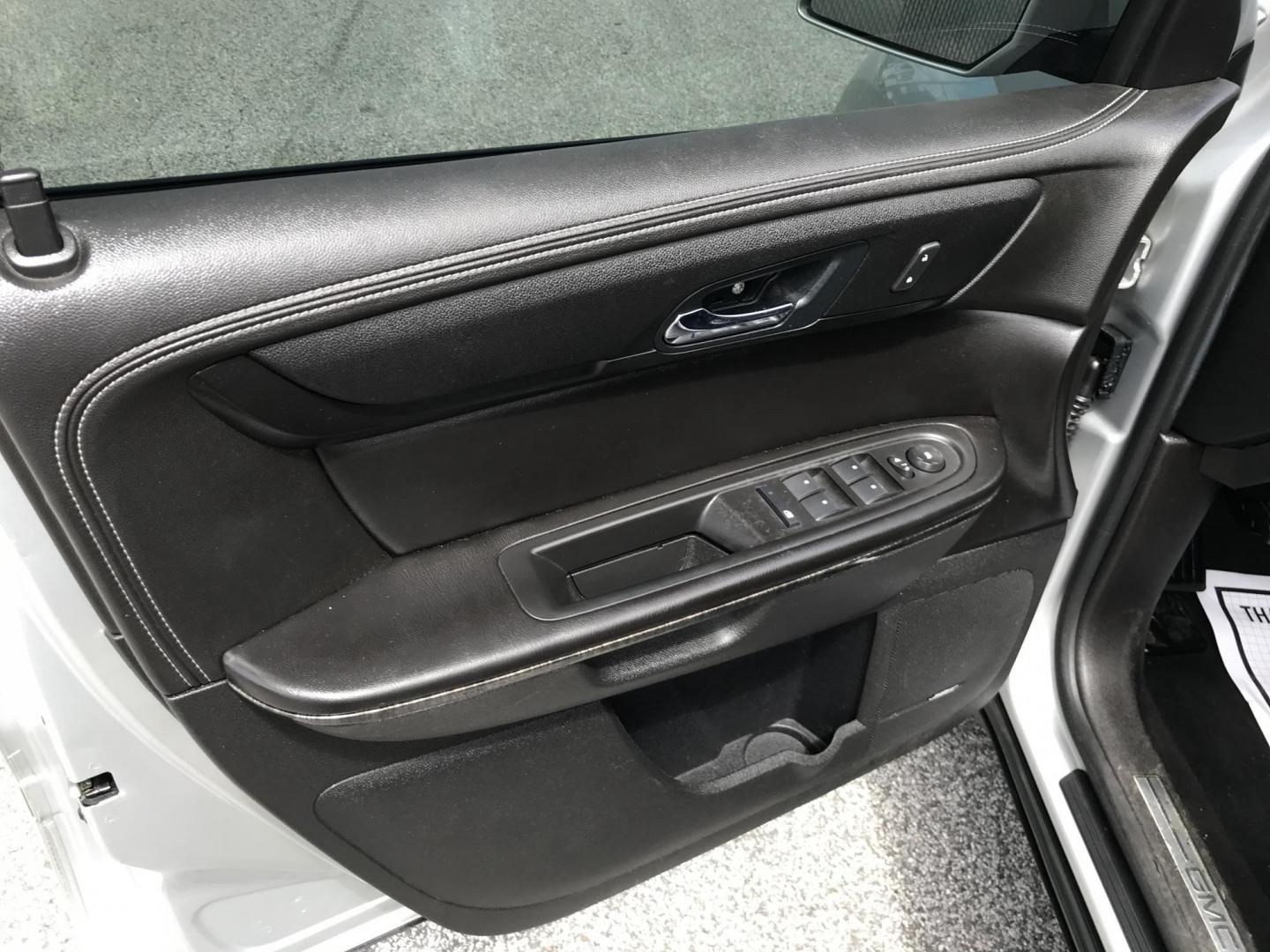 2016 Silver /Black GMC Acadia SLT-1 AWD (1GKKVRKDXGJ) with an 3.6L V6 DOHC 24V engine, 6A transmission, located at 577 Chester Pike, Prospect Park, PA, 19076, (610) 237-1015, 39.886154, -75.302338 - 2016 GMC Acadia SLT: AWD, 3rd row, navigation system, backup camera, sunroof, new PA inspection, runs LIKE NEW! This vehicle comes inspected and has been given a bumper to bumper safety check. It is very clean, reliable, and well maintained. We offer a unique pay plan that is known for being the - Photo#9