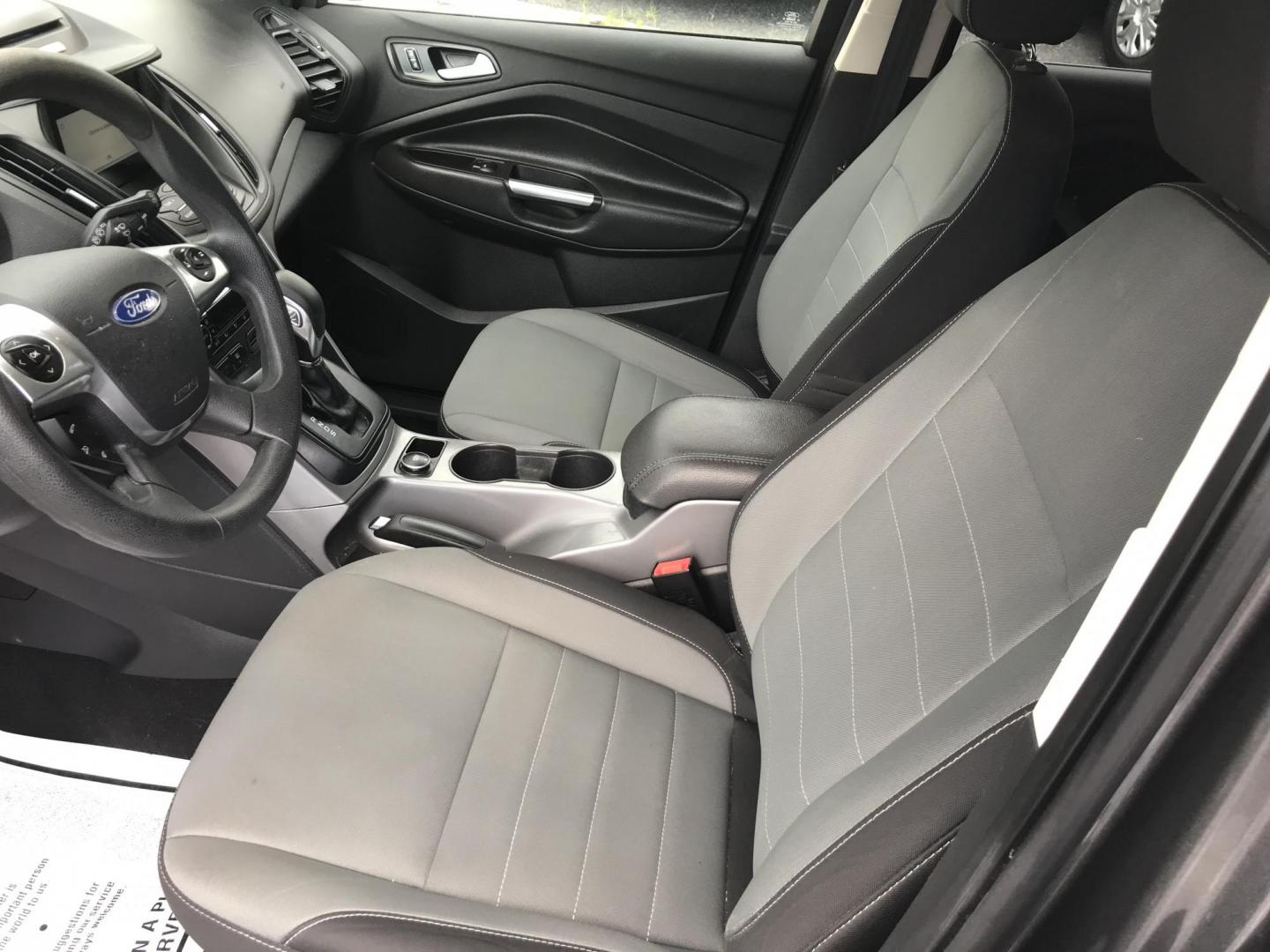 2016 Gray /Gray Ford Escape SE (1FMCU0GX3GU) with an 1.6L L4 DOHC 16V engine, 6-Speed Automatic transmission, located at 577 Chester Pike, Prospect Park, PA, 19076, (610) 237-1015, 39.886154, -75.302338 - 2016 Ford Escape SE: Only 108k miles, new PA inspection, backup camera, SUPER CLEAN, runs LIKE NEW! This vehicle comes inspected and has been given a bumper to bumper safety check. It is very clean, reliable, and well maintained. We offer a unique pay plan that is known for being the easiest and- Photo#9