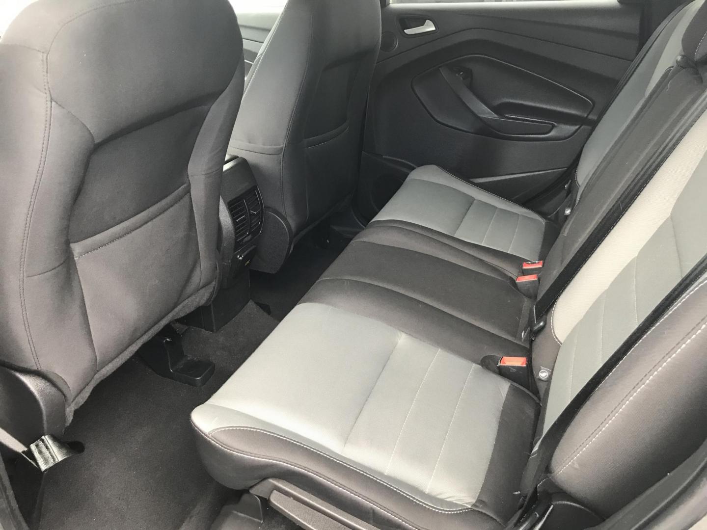 2016 Gray /Gray Ford Escape SE (1FMCU0GX3GU) with an 1.6L L4 DOHC 16V engine, 6-Speed Automatic transmission, located at 577 Chester Pike, Prospect Park, PA, 19076, (610) 237-1015, 39.886154, -75.302338 - 2016 Ford Escape SE: Only 108k miles, new PA inspection, backup camera, SUPER CLEAN, runs LIKE NEW! This vehicle comes inspected and has been given a bumper to bumper safety check. It is very clean, reliable, and well maintained. We offer a unique pay plan that is known for being the easiest and- Photo#17
