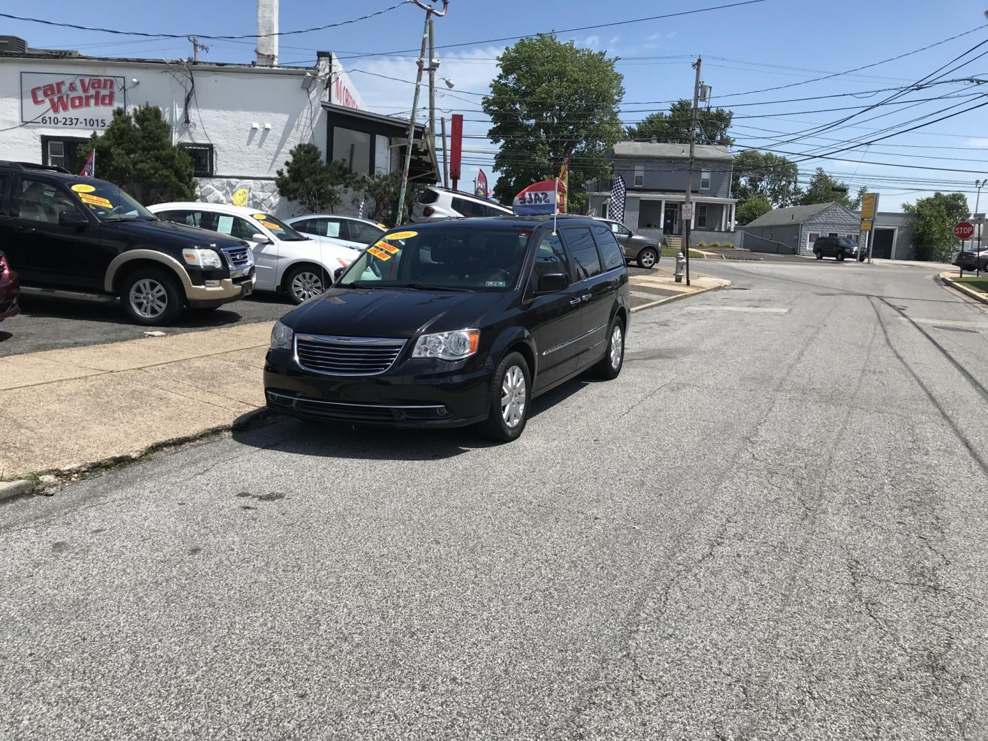 2016 Black /Black Chrysler Town & Country Touring (2C4RC1BG1GR) with an 3.6L V6 DOHC 24V engine, 6A transmission, located at 577 Chester Pike, Prospect Park, PA, 19076, (610) 237-1015, 39.886154, -75.302338 - 2016 Chrylser Town & Country New PA Inspection. Example Financing: • $3000 Down • $100 Weekly • $200 Bi-Weekly We finance our own vehicles. We do not obtain or review traditional consumer credit reports. Financing decisions are based on verified income, ability to repay, and our in-hous- Photo#1