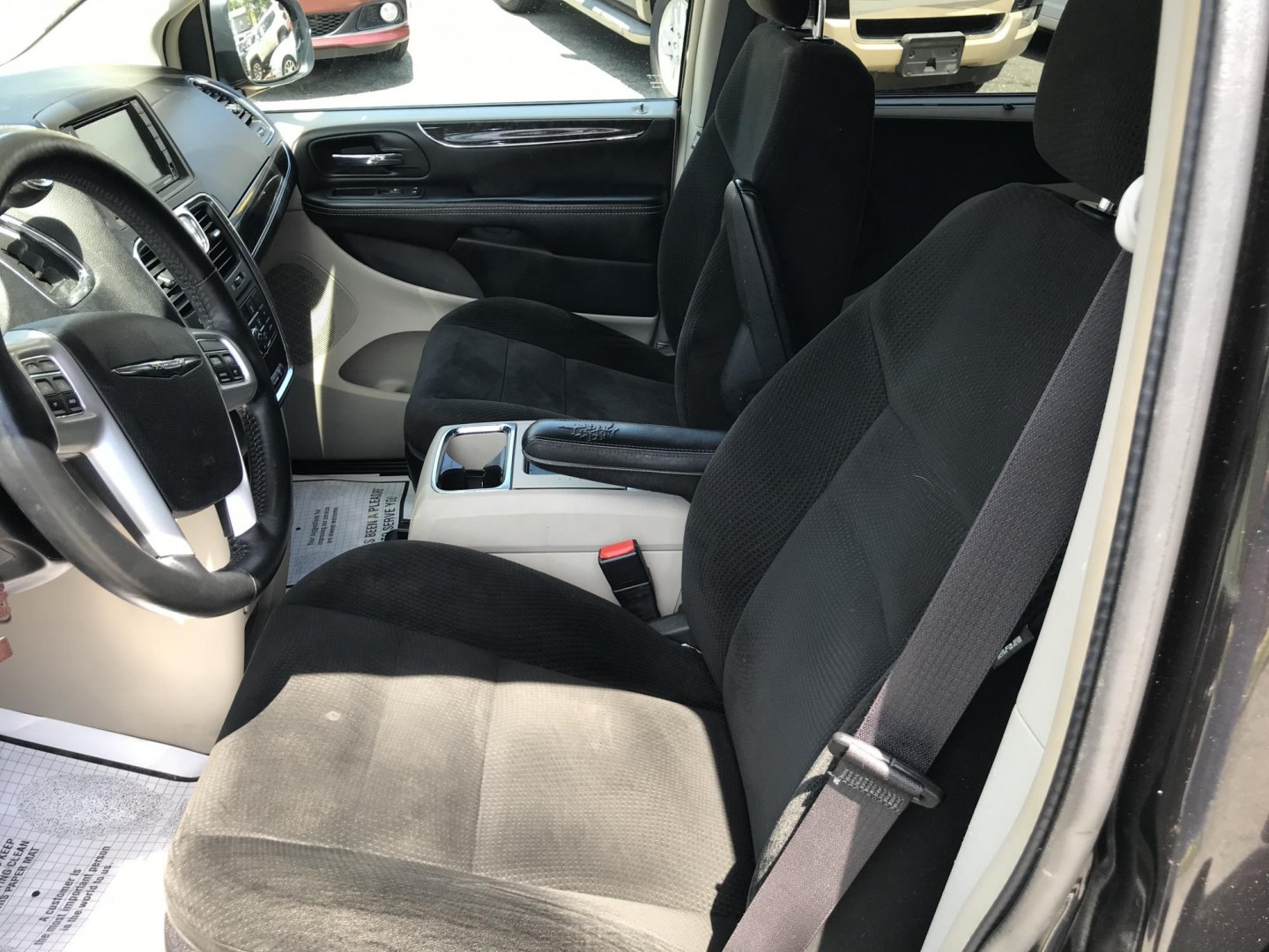 2016 Black /Black Chrysler Town & Country Touring (2C4RC1BG1GR) with an 3.6L V6 DOHC 24V engine, 6A transmission, located at 577 Chester Pike, Prospect Park, PA, 19076, (610) 237-1015, 39.886154, -75.302338 - 2016 Chrylser Town & Country New PA Inspection. Example Financing: • $3000 Down • $100 Weekly • $200 Bi-Weekly We finance our own vehicles. We do not obtain or review traditional consumer credit reports. Financing decisions are based on verified income, ability to repay, and our in-hous- Photo#9