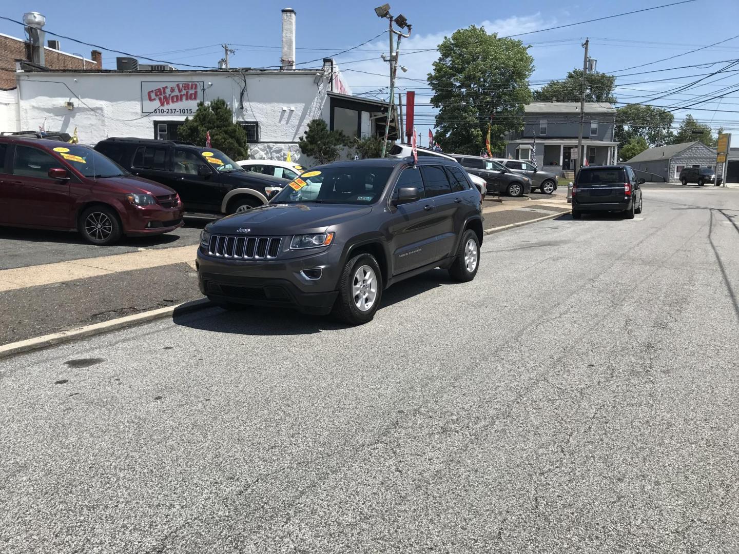 2014 Gray /Black Jeep Grand Cherokee Laredo 4WD (1C4RJFAG5EC) with an 3.6L V6 DOHC 24V engine, 5-Speed Automatic transmission, located at 577 Chester Pike, Prospect Park, PA, 19076, (610) 237-1015, 39.886154, -75.302338 - 2014 Jeep Grand Cherokee Sunroof • New PA Inspection. Example Financing: • $3,500 Down • $100 Weekly • $200 Bi-Weekly We finance our own vehicles. We do not obtain or review traditional consumer credit reports. Financing decisions are based on verified income, ability to repay, and our- Photo#1