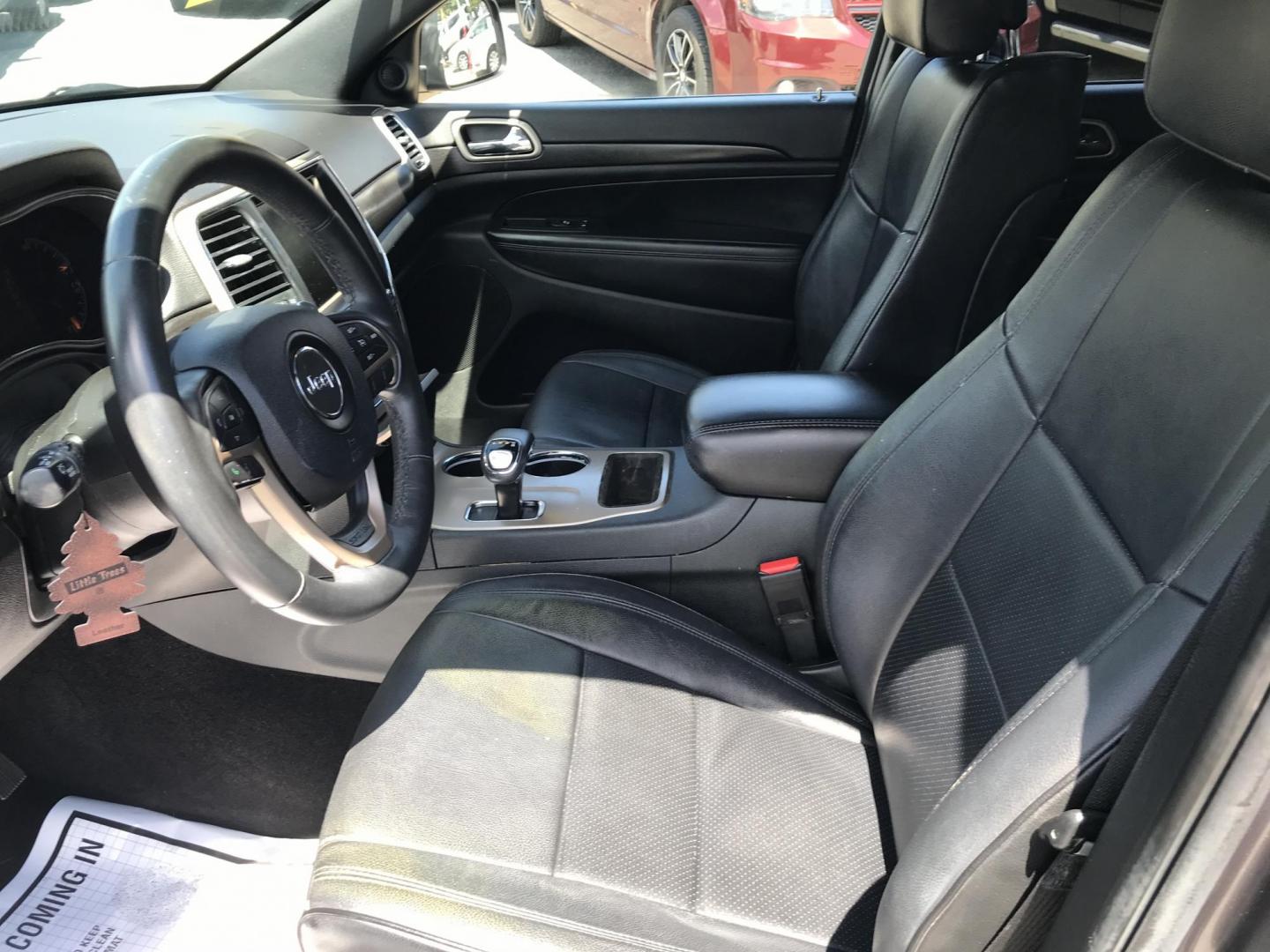 2014 Gray /Black Jeep Grand Cherokee Laredo 4WD (1C4RJFAG5EC) with an 3.6L V6 DOHC 24V engine, 5-Speed Automatic transmission, located at 577 Chester Pike, Prospect Park, PA, 19076, (610) 237-1015, 39.886154, -75.302338 - 2014 Jeep Grand Cherokee Sunroof • New PA Inspection. Example Financing: • $3,500 Down • $100 Weekly • $200 Bi-Weekly We finance our own vehicles. We do not obtain or review traditional consumer credit reports. Financing decisions are based on verified income, ability to repay, and our- Photo#9